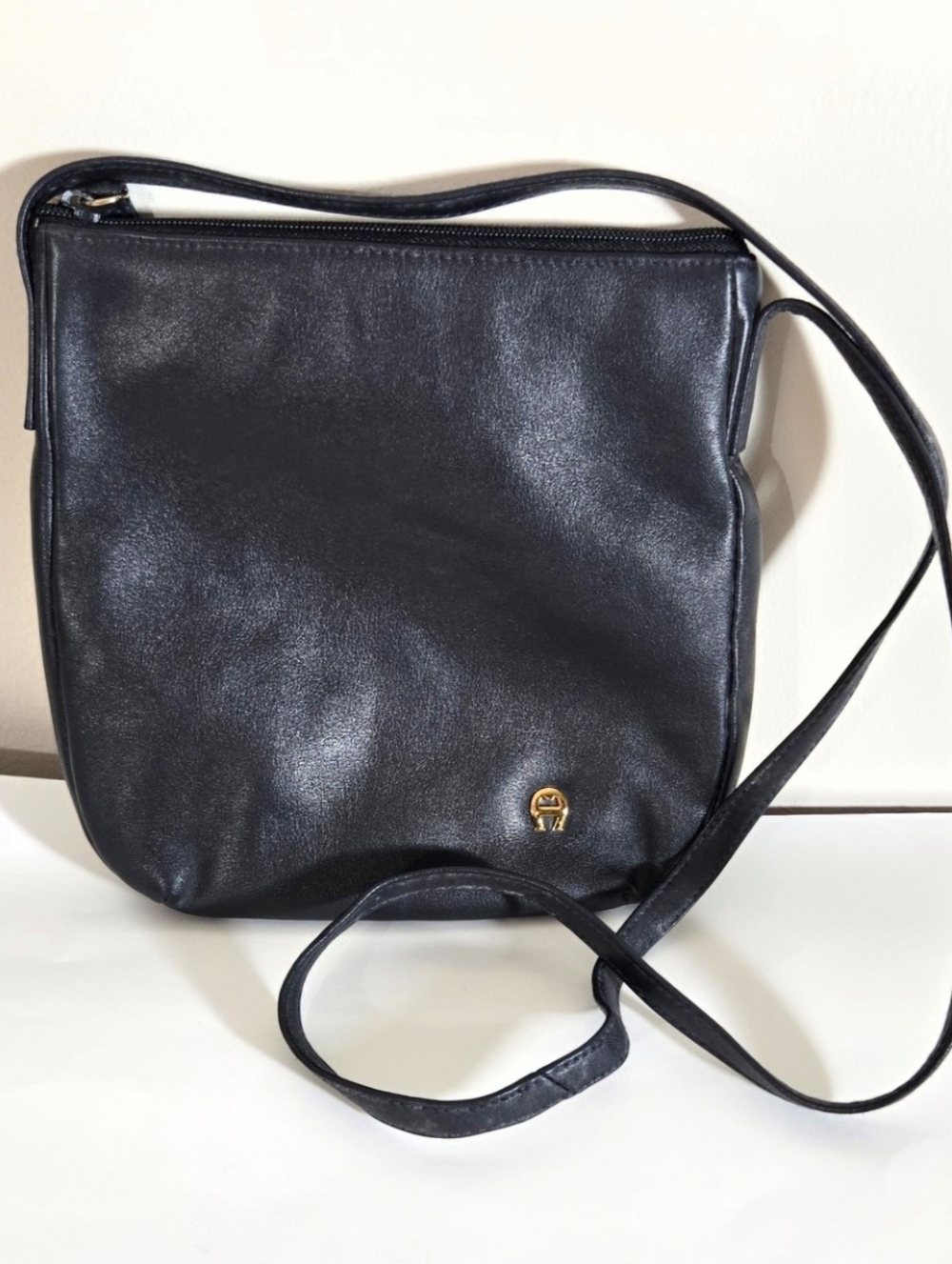 VTG Etienne Aigner Navy Blue Leather Crossbody Handbag Purse Shoulder Bag